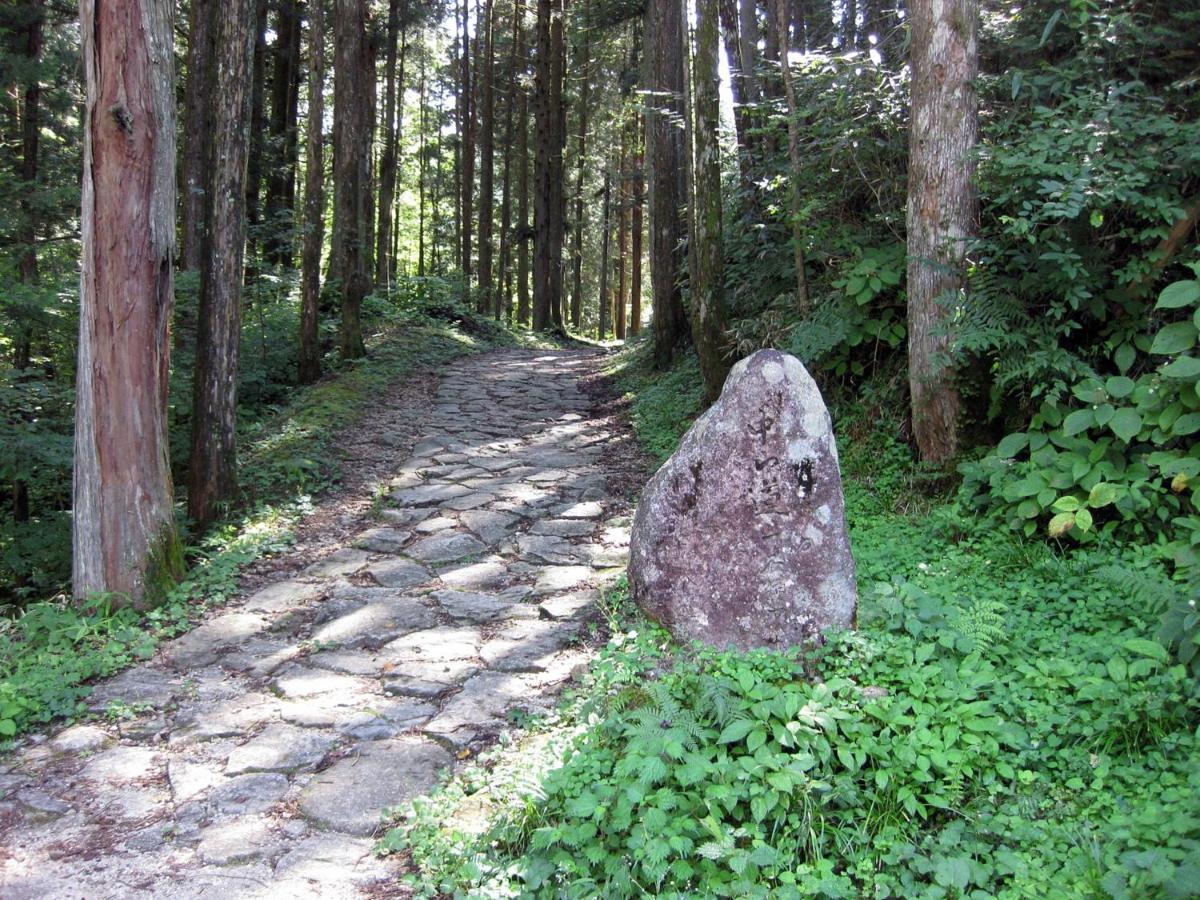 فندق 阿寺温泉 フォレスパ木曽あてら荘 Okuwa المظهر الخارجي الصورة